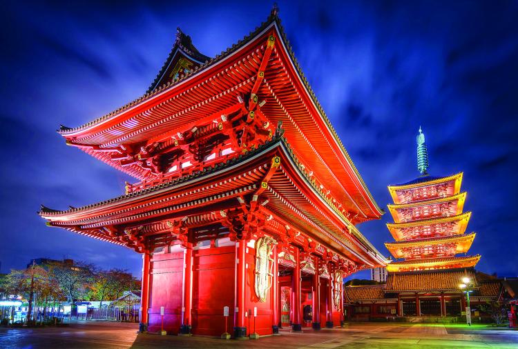 Photo d'un palais Japonais dans la nuit